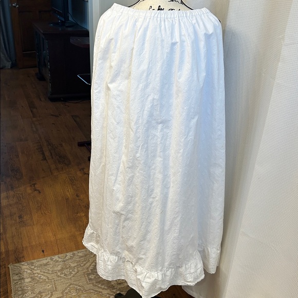 Talbots White Maxi Skirt, Eyelet,Cottage core, Size 6, Western Prairie Romantic - Picture 2 of 6
